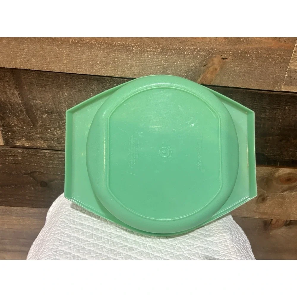 Tupperware Bowl 786-4 Lid 230-19 Jadeite Green Cover Seal 9‎ Inch